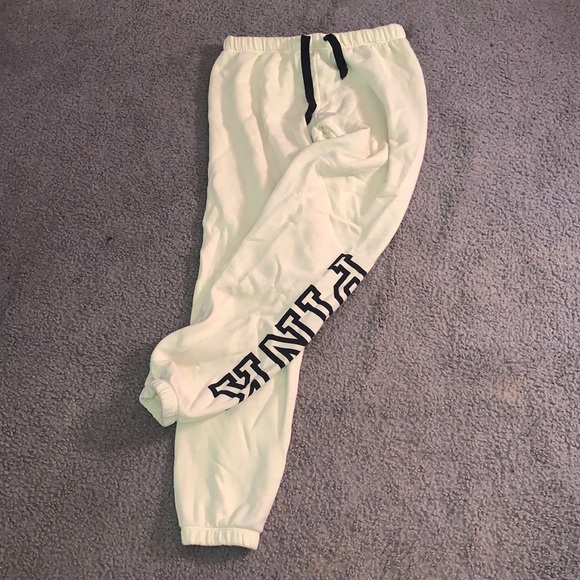 PINK Victoria's Secret Pants - 🤩 VS PINK SWEATPANTS 🤩